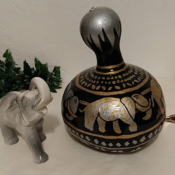 African Elephants Gourd Decorations - Picture 4 of 7